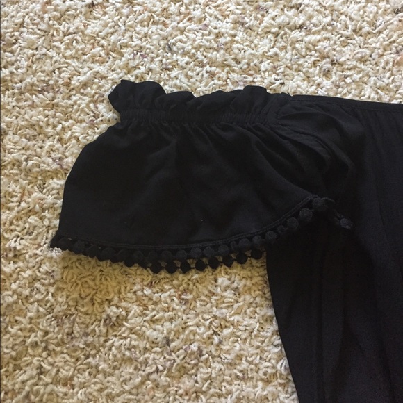 Forever 21 Adorable Black Off The Shoulder Dress Size Small - Picture 4 of 6